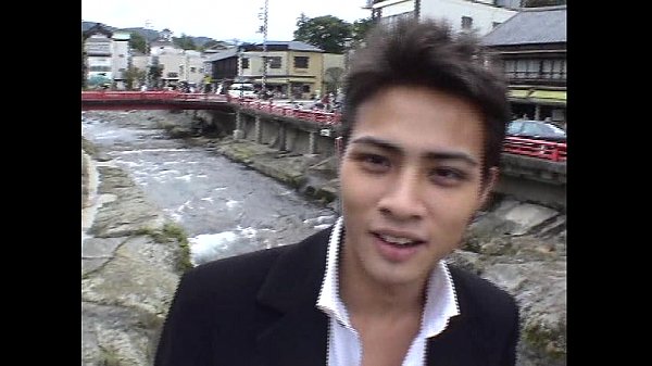 Bí Mật Giới Tính Thật Đằng Sau Vẻ Bề Ngoài Đẹp Trai